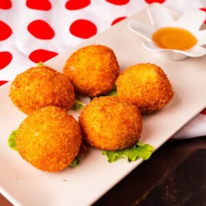 Croquetas dulces y saladas, doradas y mágicas.