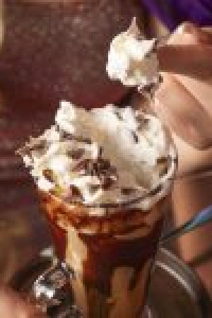 Café de Chocogalleta frío o caliente, con chocolate, galleta y opción vegetal. Una bebida dulce y personalizable.