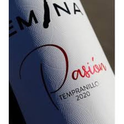 Botella de Emina Pasión, vino tinto joven con crianza de Ribera del Duero.