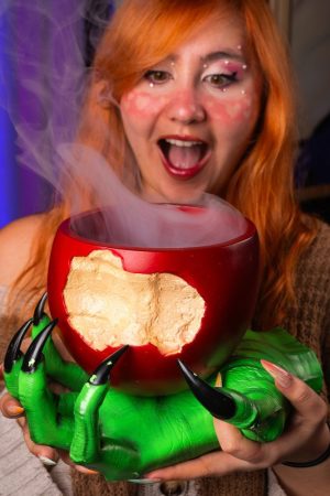 Cóctel Manzana Encantada de Serendipia: manzana, mora, kiwi y espuma mágica. El hechizo perfecto para una noche encantada