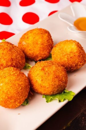 Croquetas dulces y saladas, doradas y mágicas.