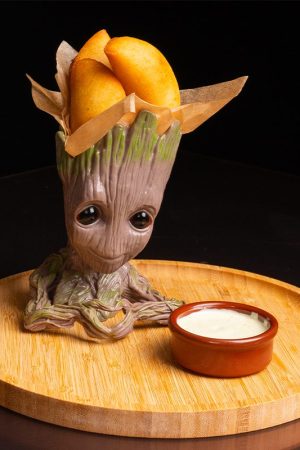 Empanaditas crujientes rellenas de sabor venezolano.