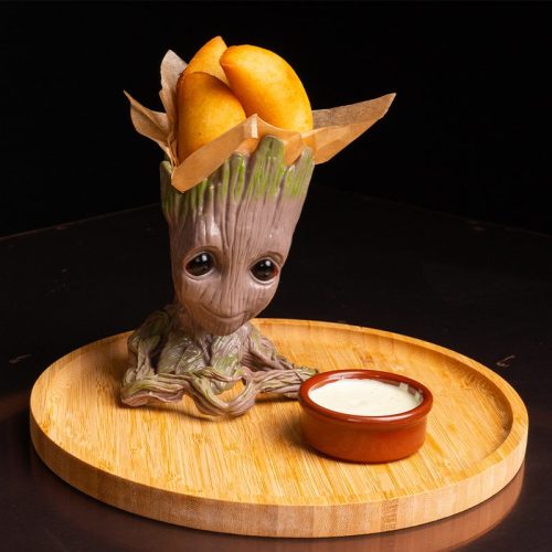 Empanaditas crujientes rellenas de sabor venezolano.